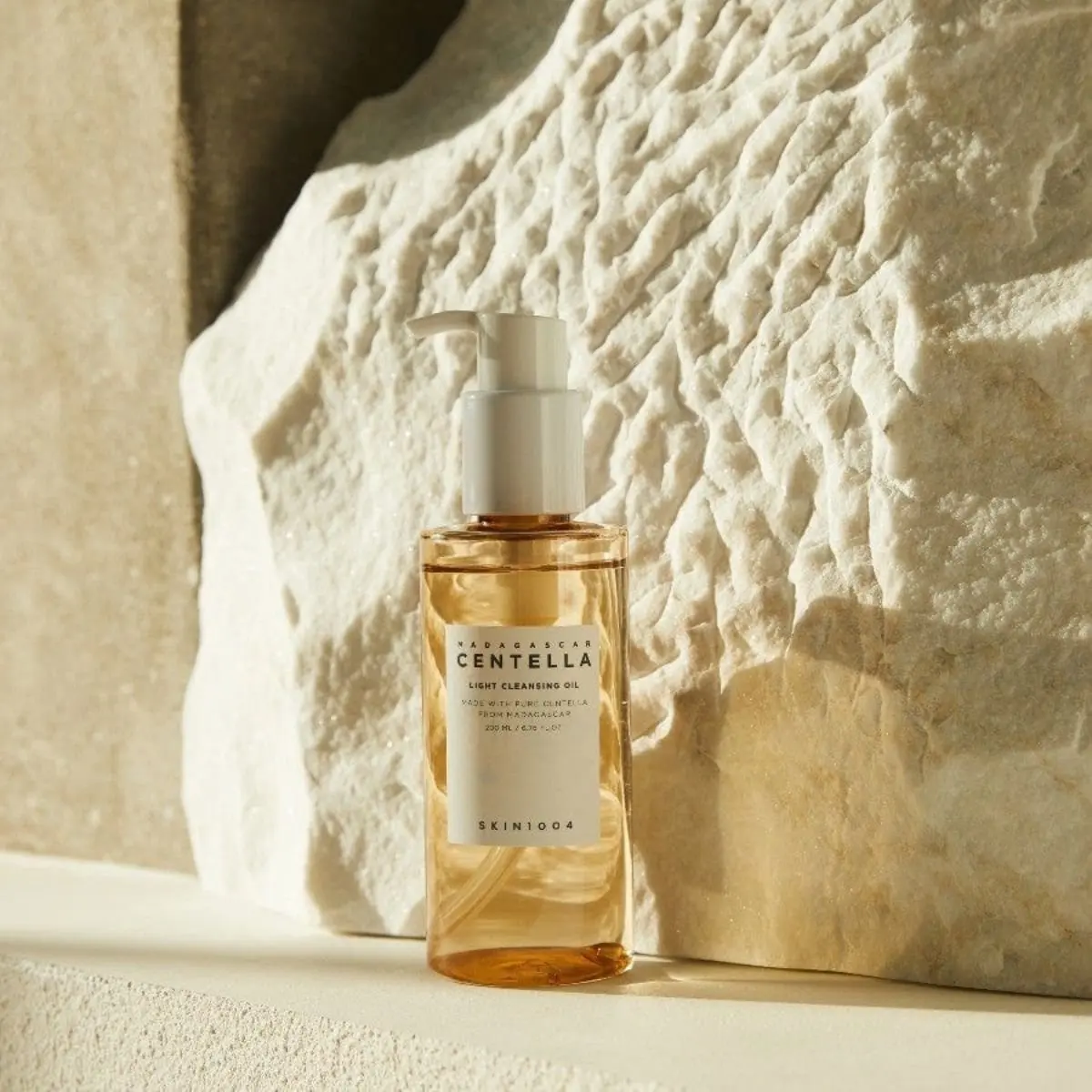 Madagascar Centella Light Cleansing Oil - Image 4