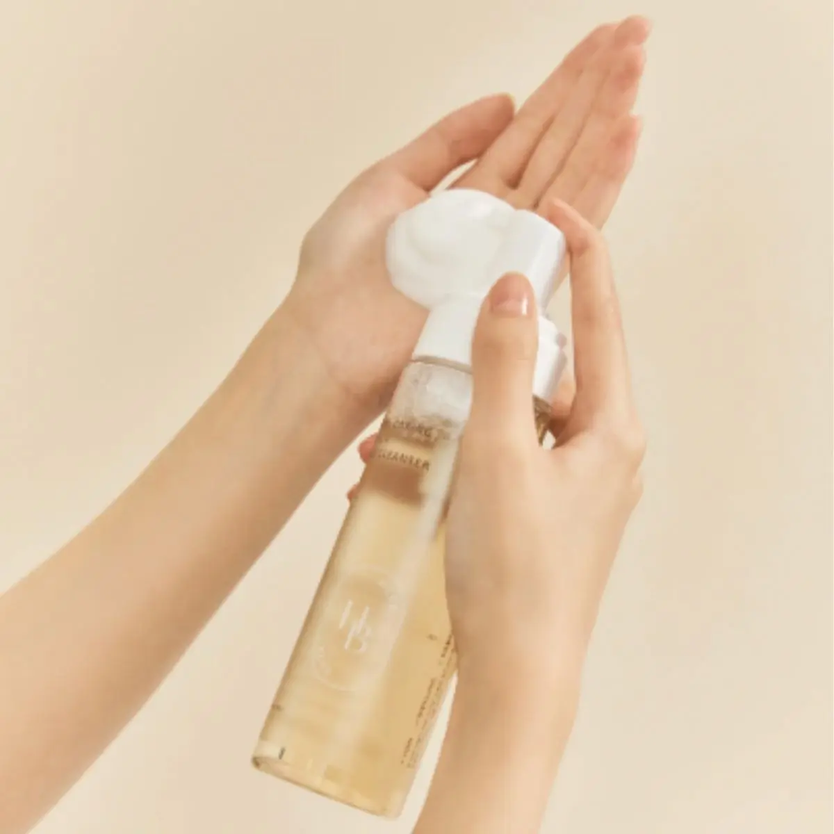 Salmon Caring Centella Bubble Cleanser 200mL - Image 2